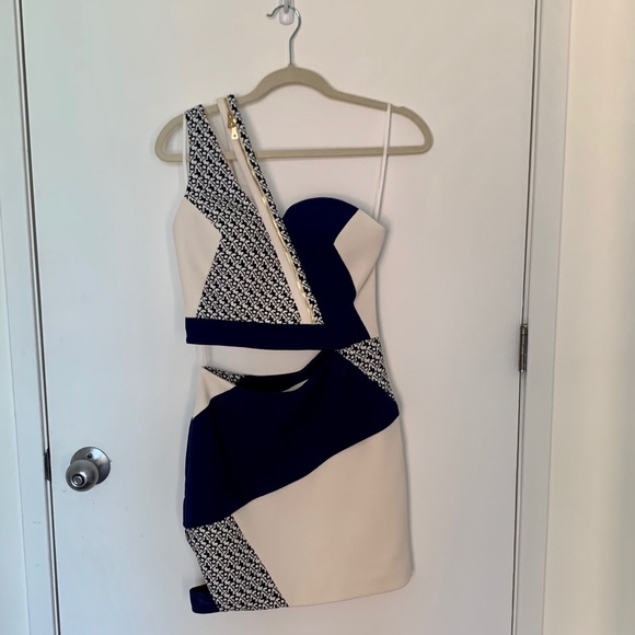 Three Floor cut out dress - Picture 1 of 3
